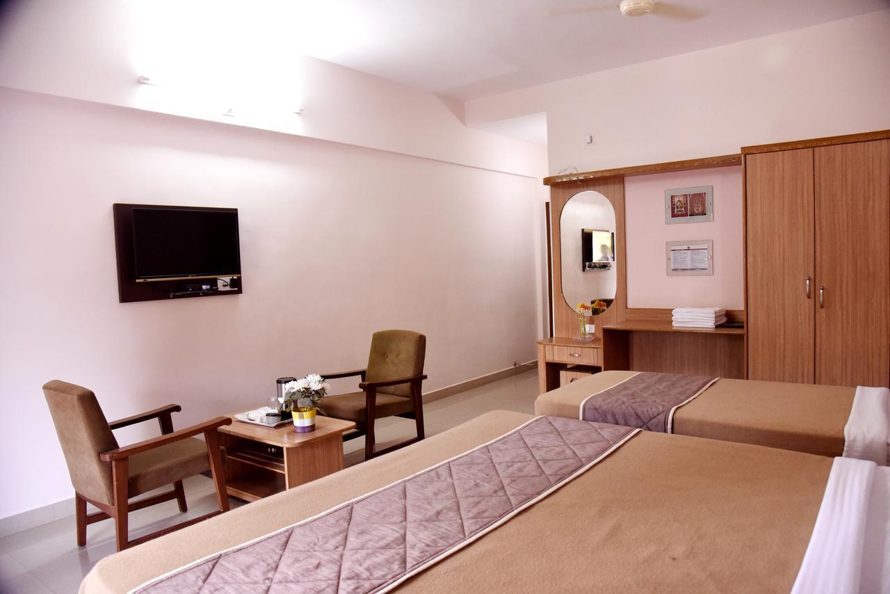 Slr Residency Hotel Subrahmanya Exterior photo