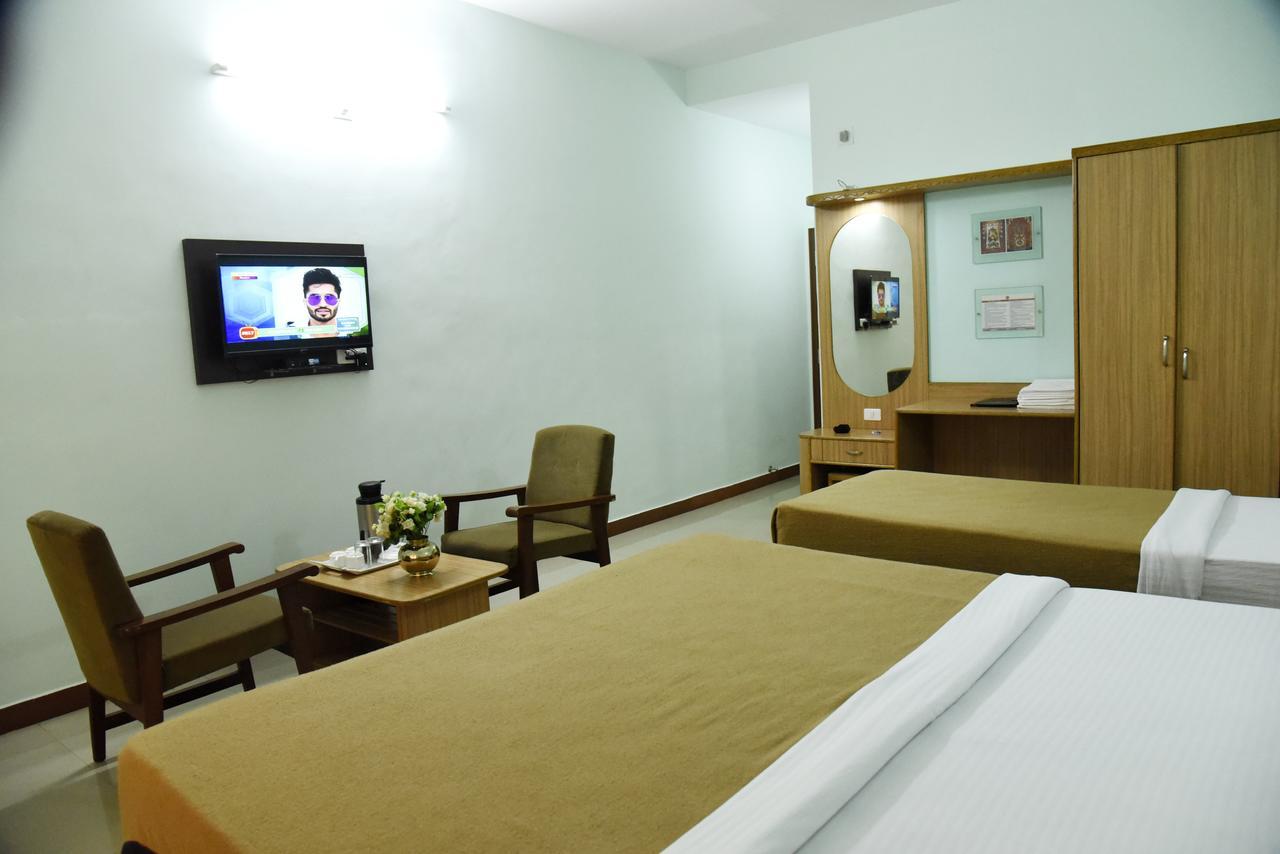 Slr Residency Hotel Subrahmanya Exterior photo