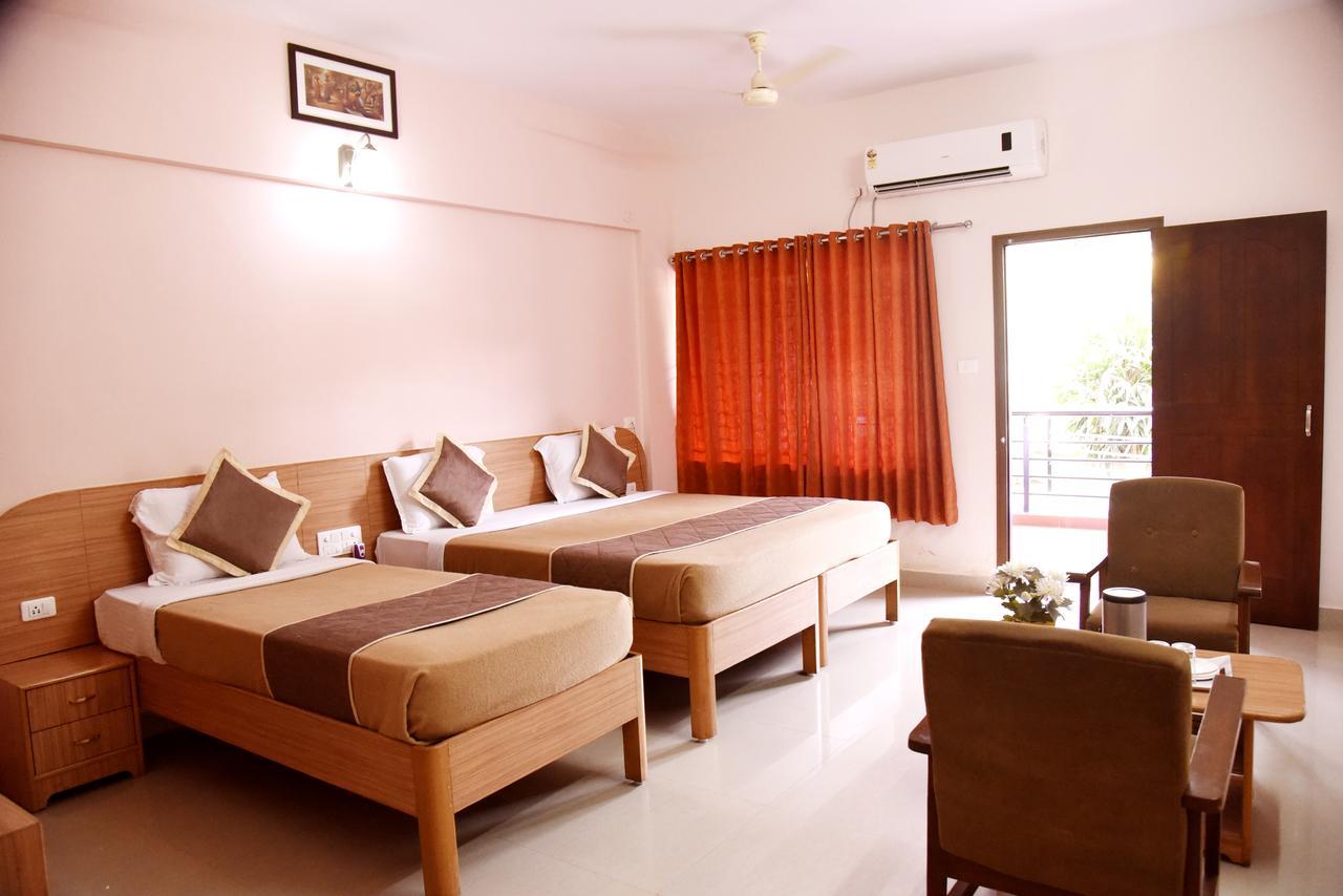 Slr Residency Hotel Subrahmanya Exterior photo
