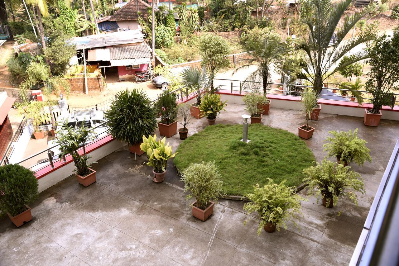 Slr Residency Hotel Subrahmanya Exterior photo