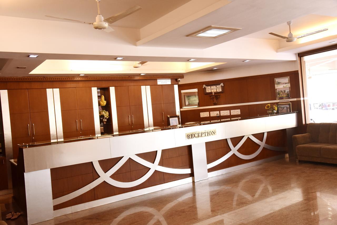 Slr Residency Hotel Subrahmanya Exterior photo