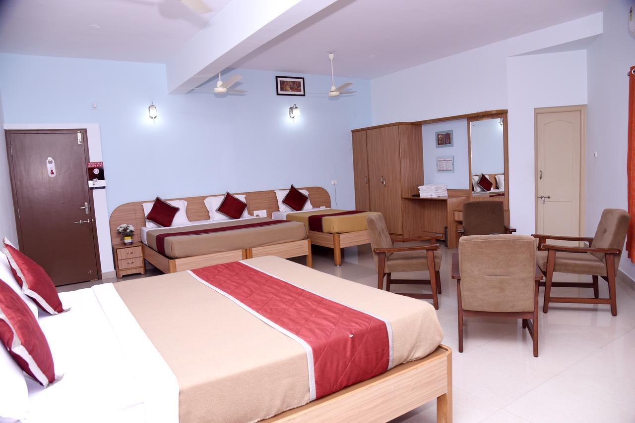 Slr Residency Hotel Subrahmanya Exterior photo